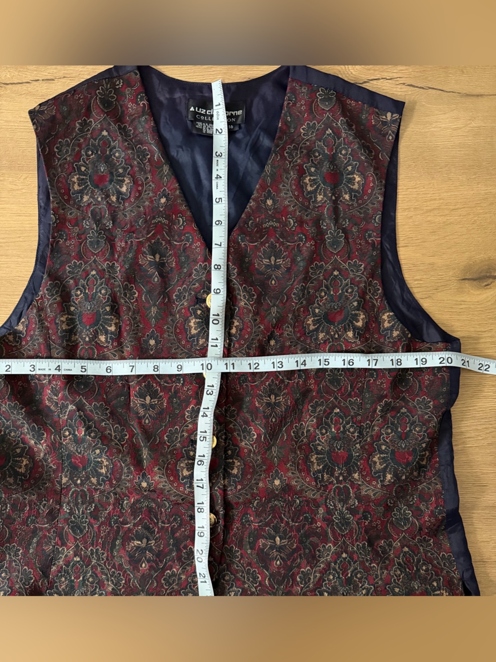 Liz Claiborne Collection Women's Burgundy Paisley Jacquard Vest - Picture 9 of 11